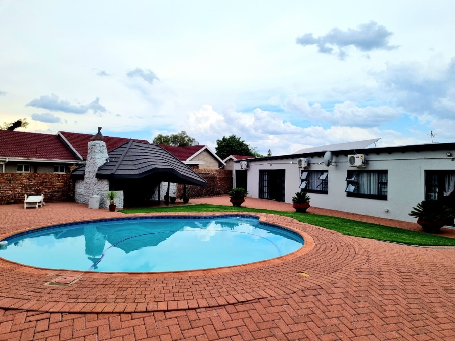 4 Bedroom Property for Sale in Monument Heights Northern Cape